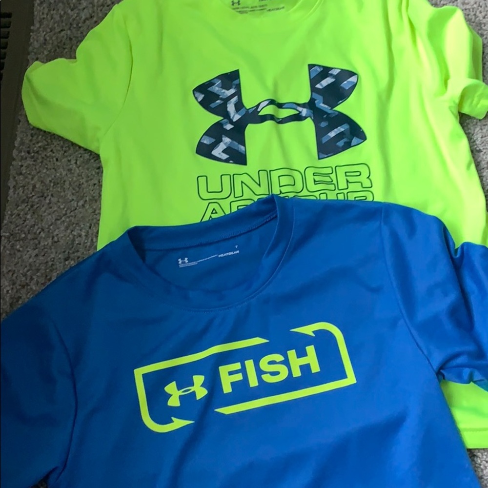 Two boys under armour dry fit shirts - Picture 1 of 1